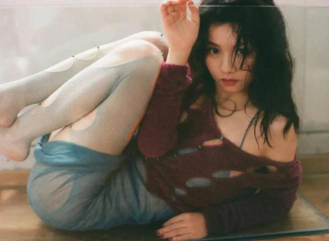 设计拿国际大奖因为太性感饱受吐槽！CQ9传奇电子90后湖南女生前卫(图14)